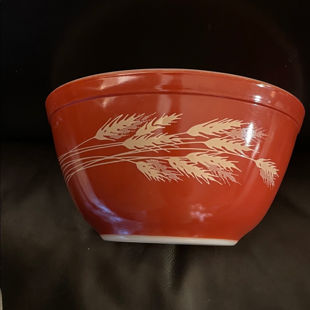 Vintage Pyrex Autumn Harvest nesting bowl with Wheat Design
